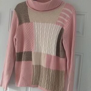 Elegant Patchwork Turtleneck Sweater - Pink, Cream, and Brown